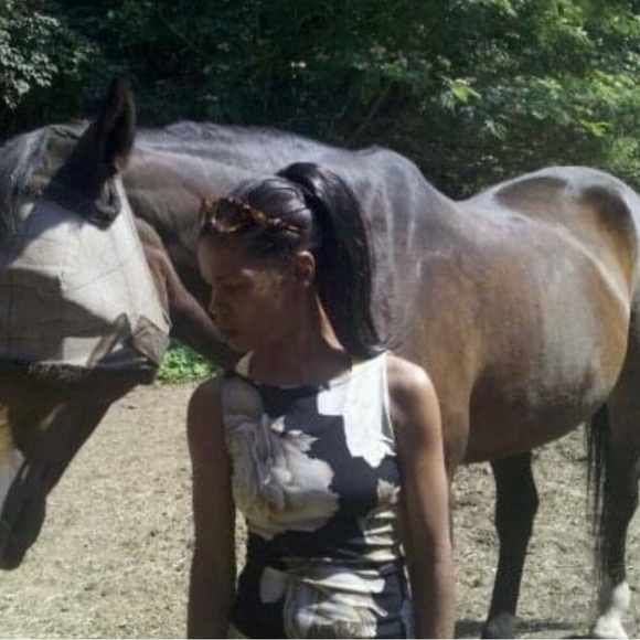 $10-$100 HOLLA & MORE - Picture 9 of 15